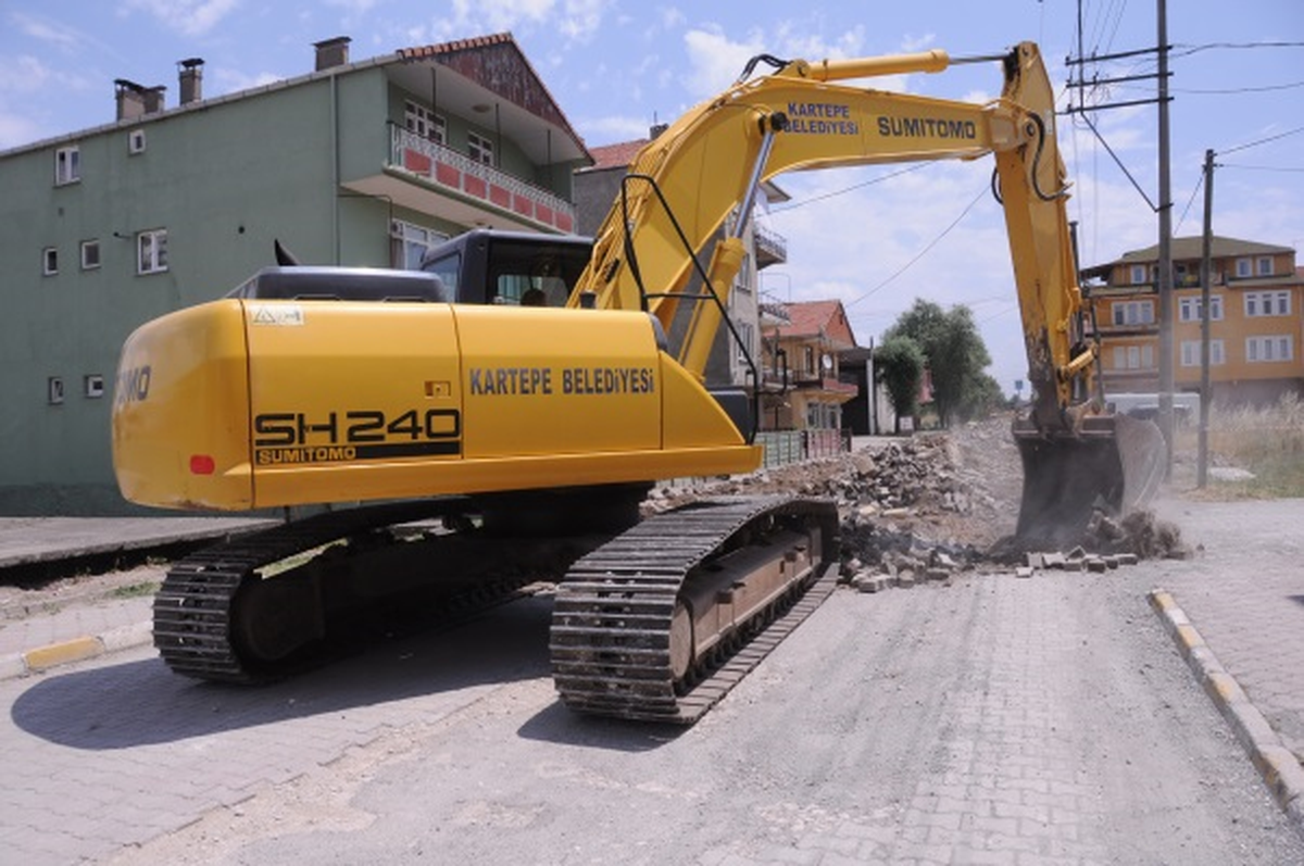 Mithatpaşa Caddesi Asfalta Hazırlanıyor