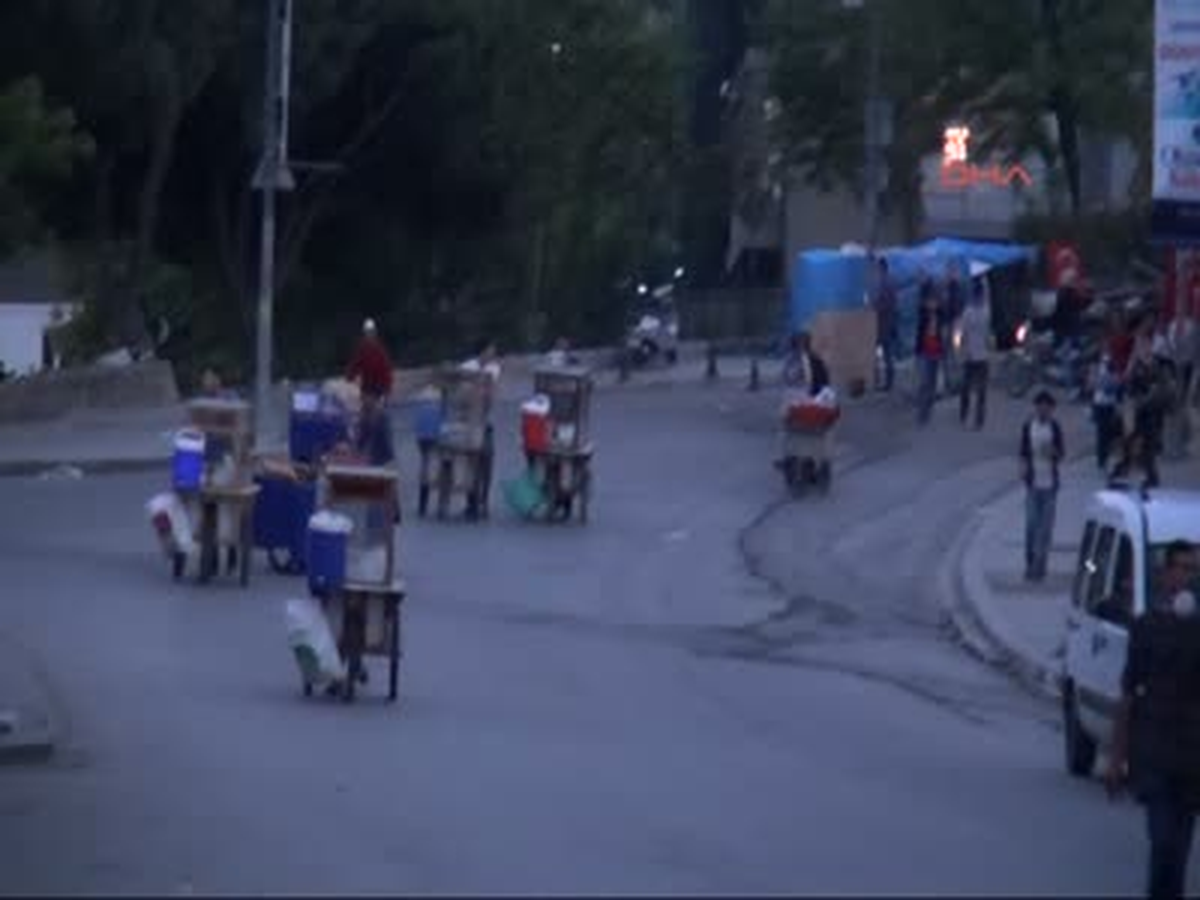 Müdahale Anında Gezi Parkı\'nda Yaşananlar 1 Müdahale Anında Gezi Parkı\'nda Yaşananlar
