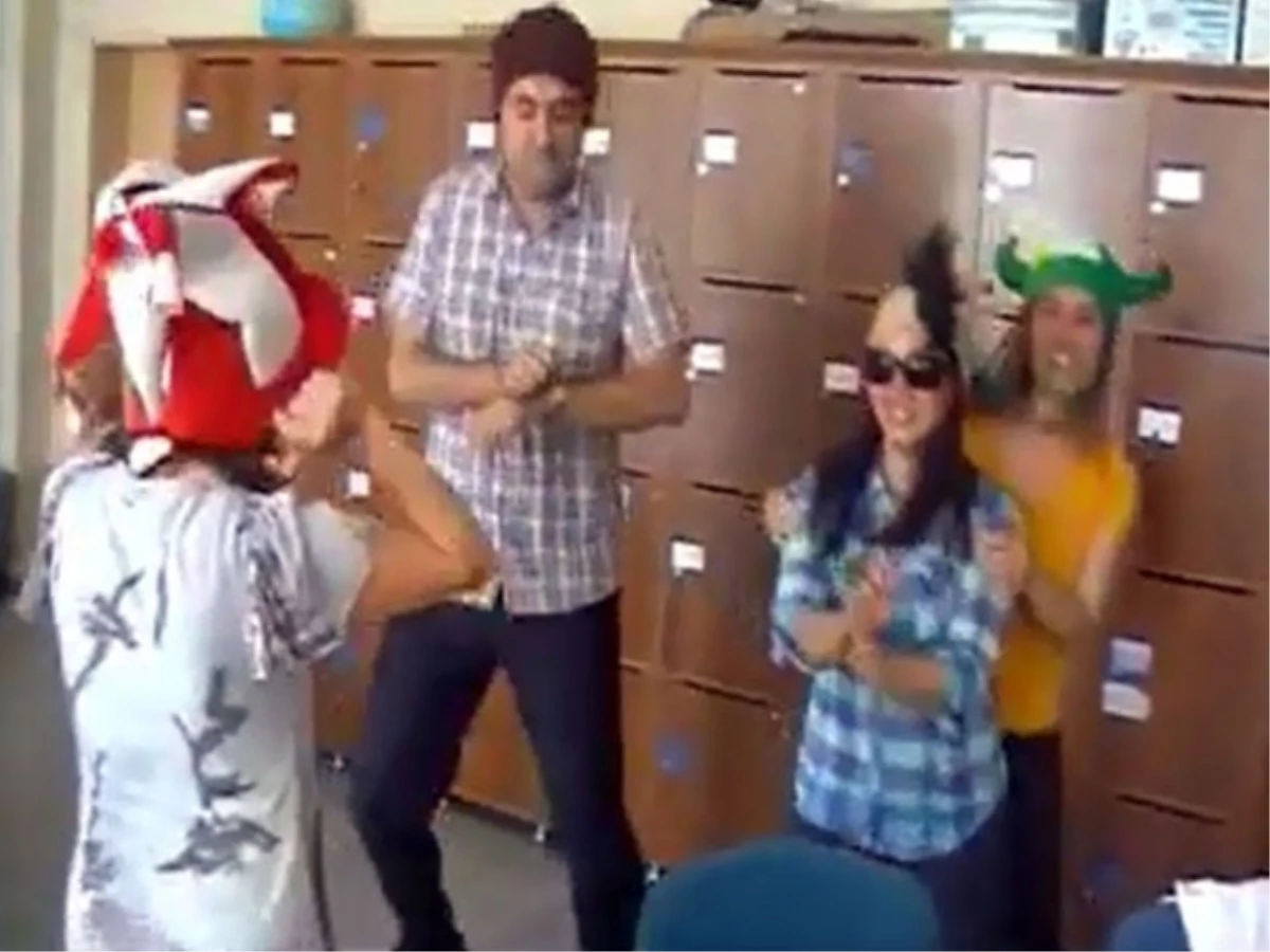 Öğretmenler Tatili Gangnam Style Dansıyla Kutladı
