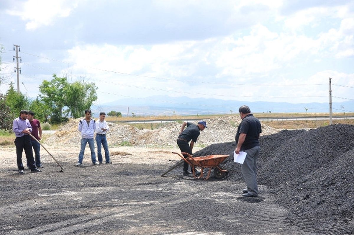 Sandıklı'da Mevsimlik İşçi Alımı Sınavı Yapıldı