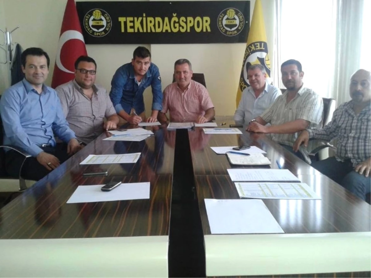 Tekirdağspor 2 Futbolcu ile Sözleşme İmzaladı