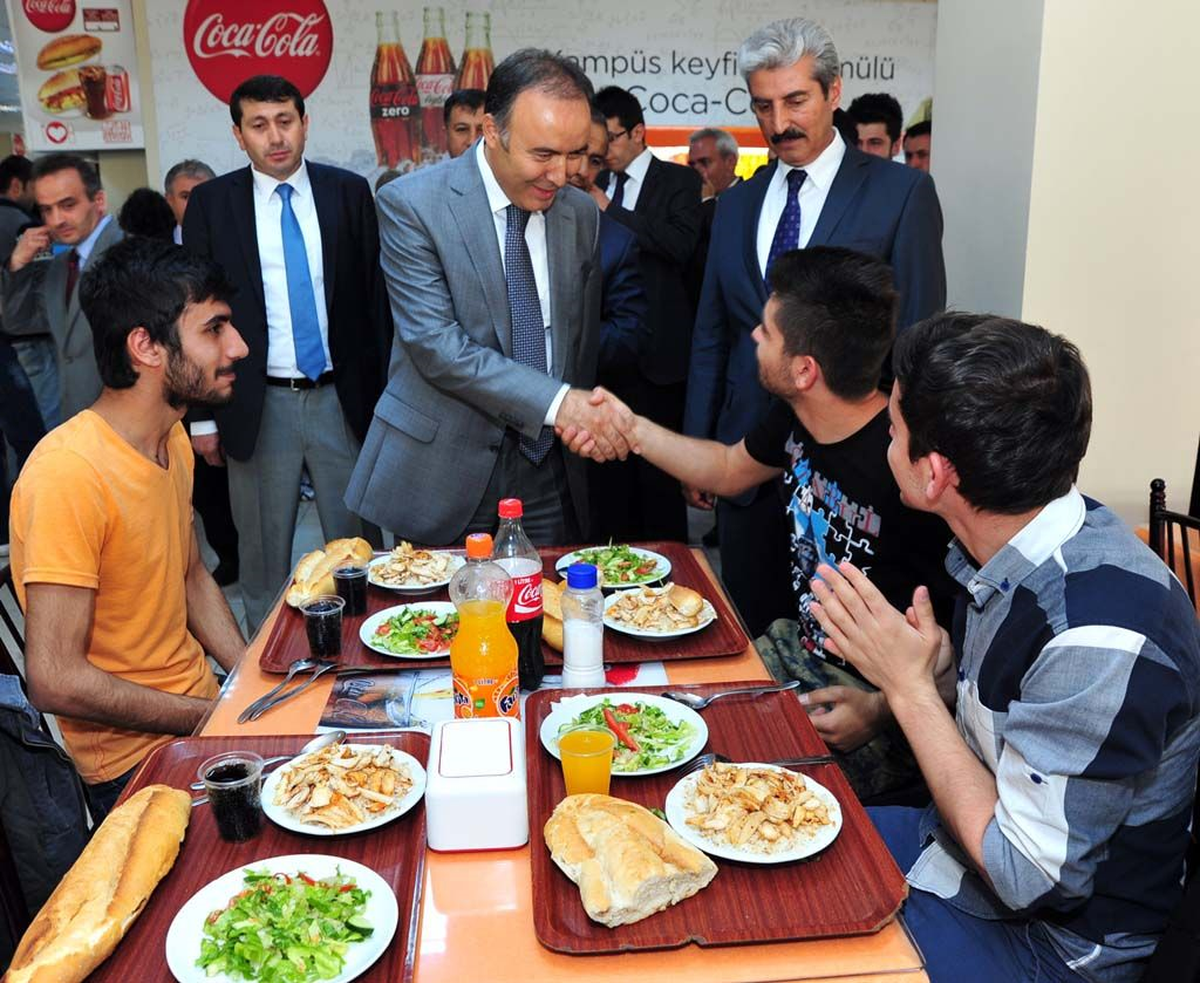 Vali Altıparmak, Kredi Yurtlarını Denetledi