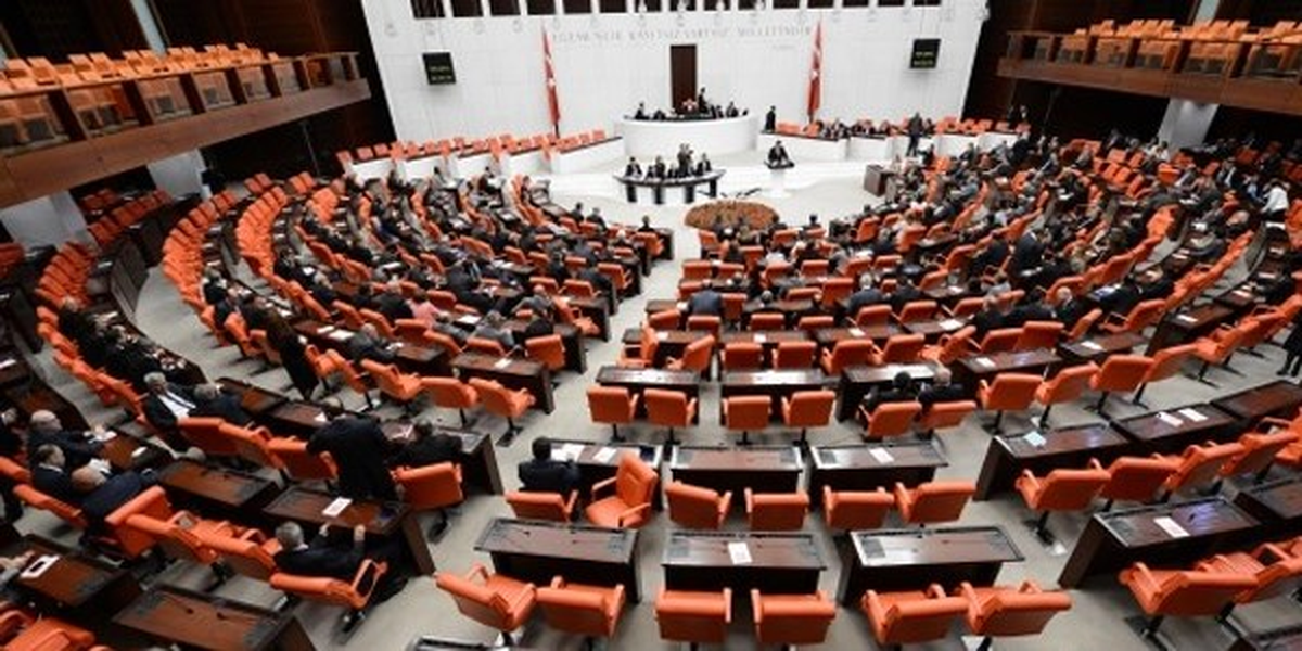 Yasaların Nasıl Uygulandığını Komisyon Takip Edecek