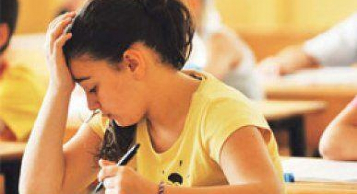 Adaylar Matematik Sınavında Ter Döküyor!