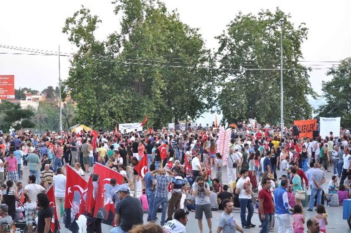 Antalya\'da Gezi Parkı Protestosu