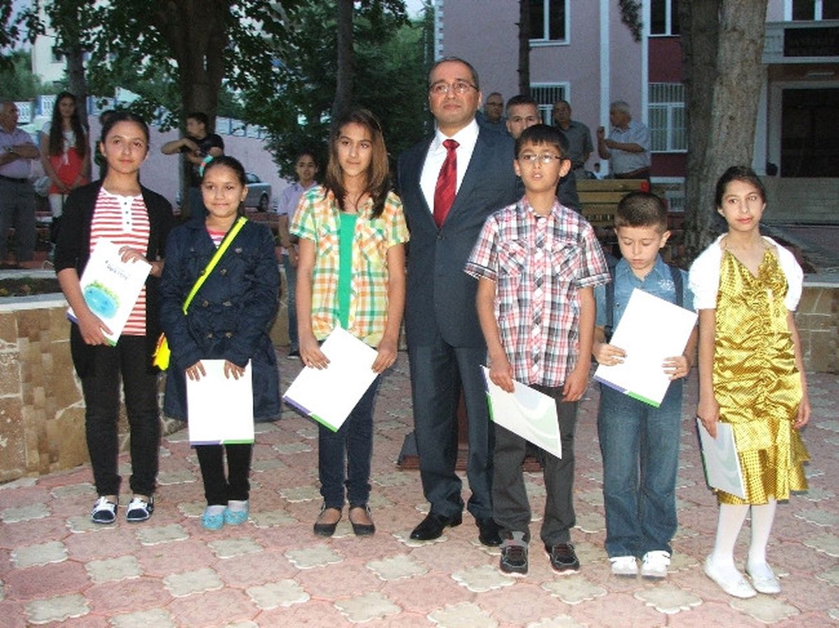 Başarılı Ögrencilere Çanakkale Gezisi