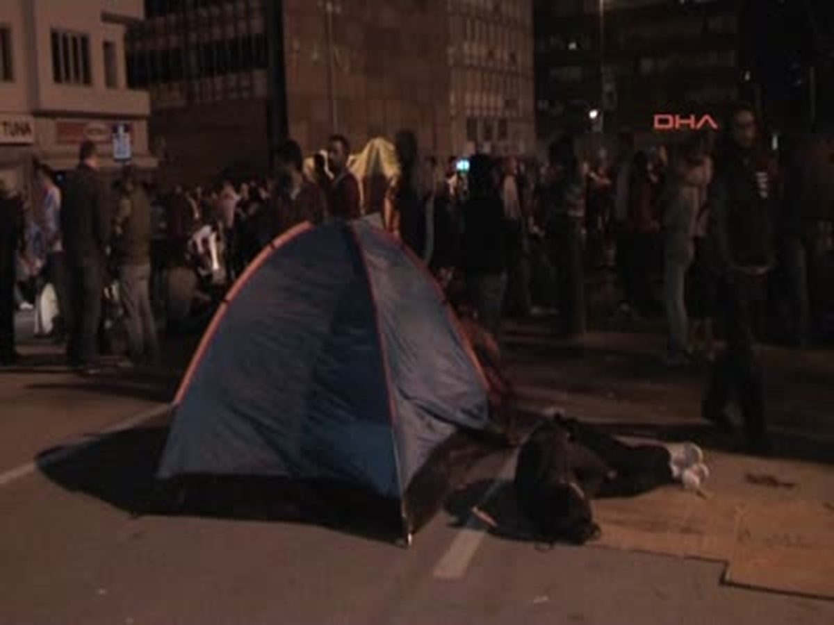Bir Grup Yolu Kapatıp Çadır Kurdu "Bursa\'da Gezi Parkı Protestosuna Destek Eylemi" Haberine Ek Bir...
