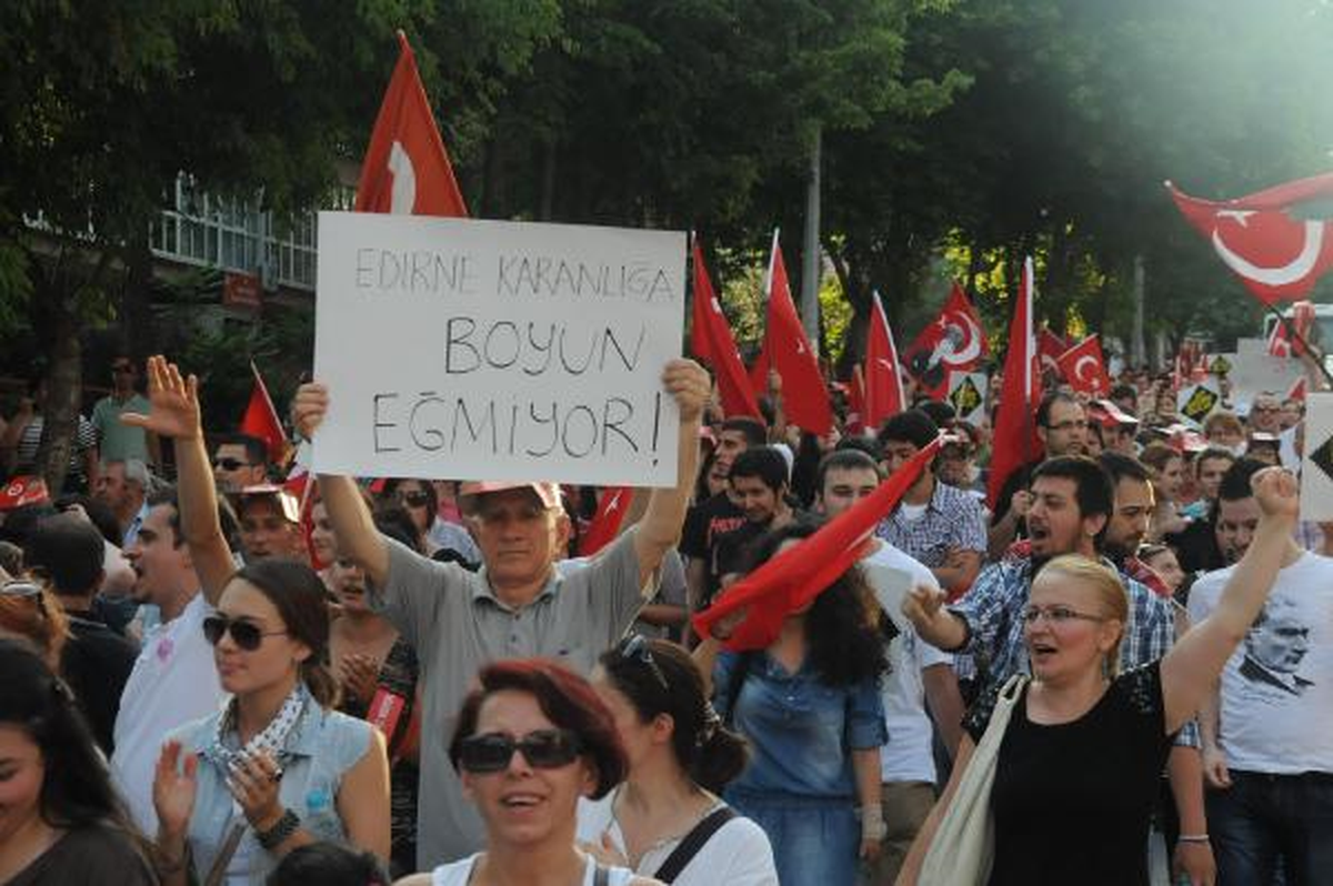 Edirne\'de 2 Bin Kişilik \'Gezi\' Protestosu