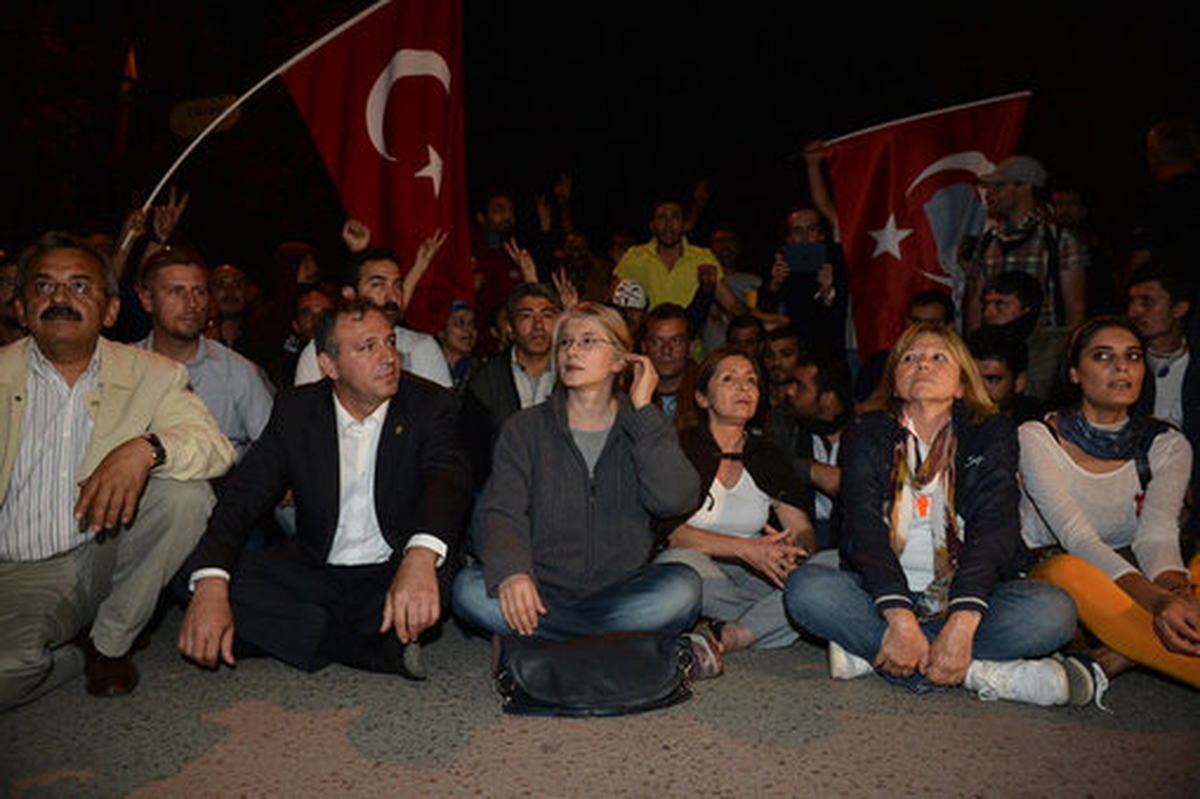 "Emine Ülker Tarhan CHP\'nin Başına Geçsin"