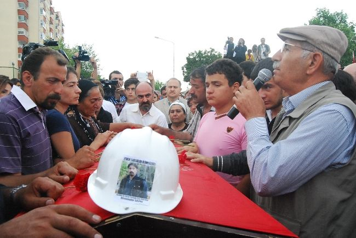 Ethem Sarısülük Son Yolculuğuna Uğurlanıyor