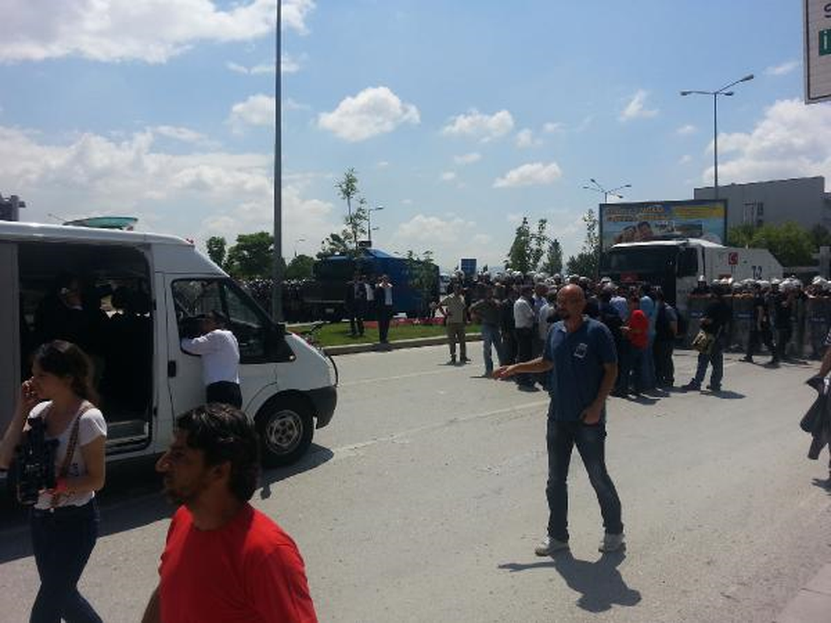 Ethem Sarısülük\'ün Cenazesine Polis Engeli