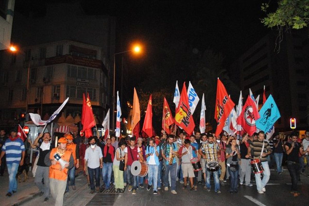 Gezi Parkı'na Müdahale İzmir'de Protesto Edildi