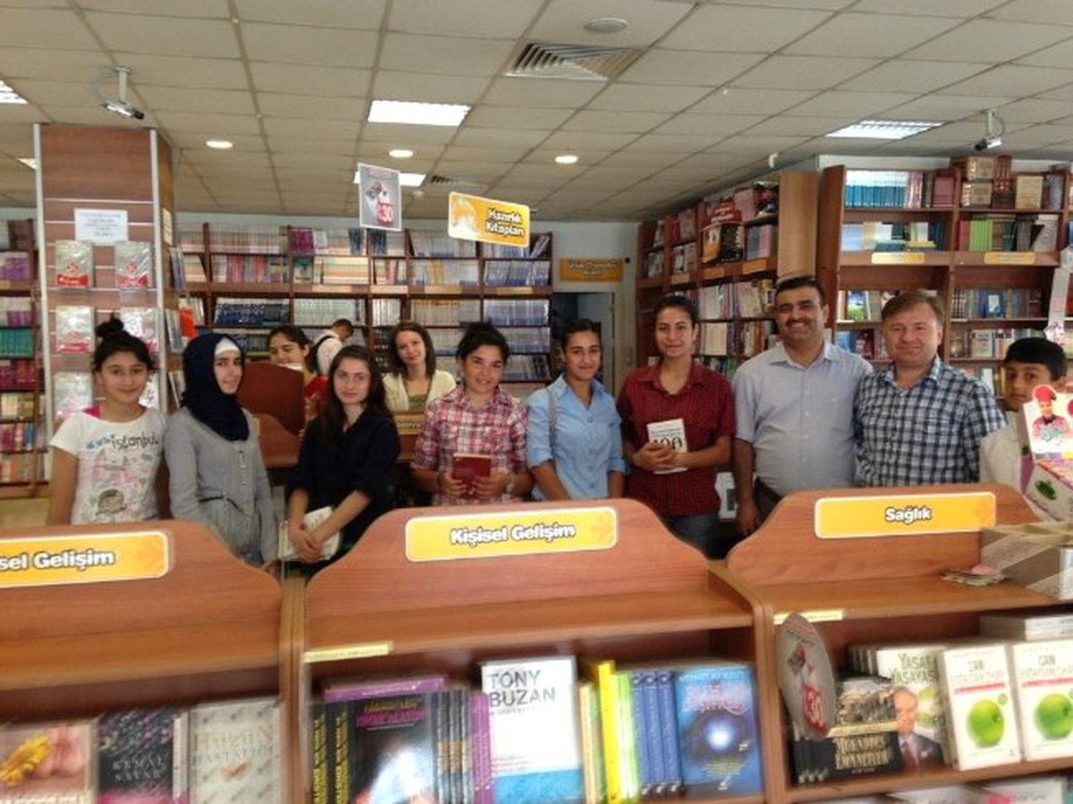 Güneşler Anadolu Lisesi\'nden Okuma Projesi