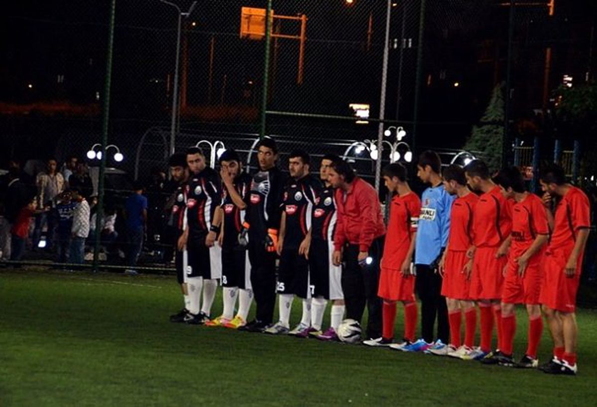 Halı Saha Turnuvasında İlginç Tezahüratlar