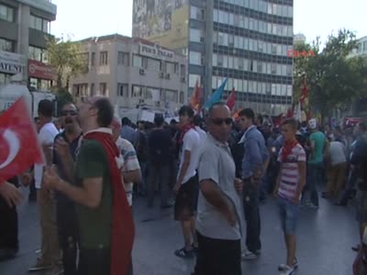 İzmir\' de Eylemler Sürüyor Ek Gündoğdu\'ya Geri Döndüler