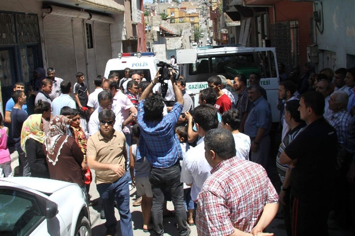 Kocası Tarafından Kalbinden Bıçaklanan Kadın Hayatını Kaybetti