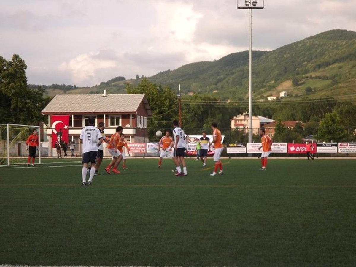 Kozcağız\'da Futbol Şöleni Başladı