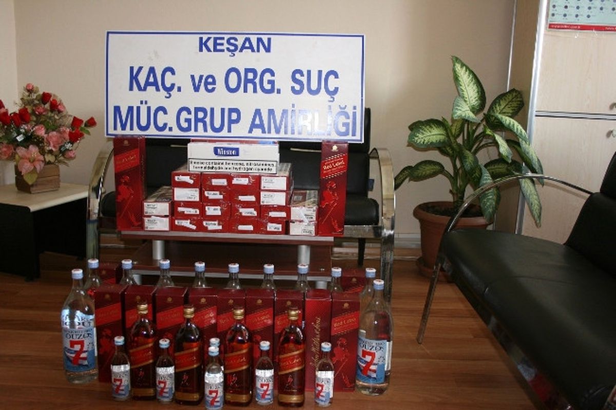 Otobüste Kaçak İçki ve Sigara Yakalandı
