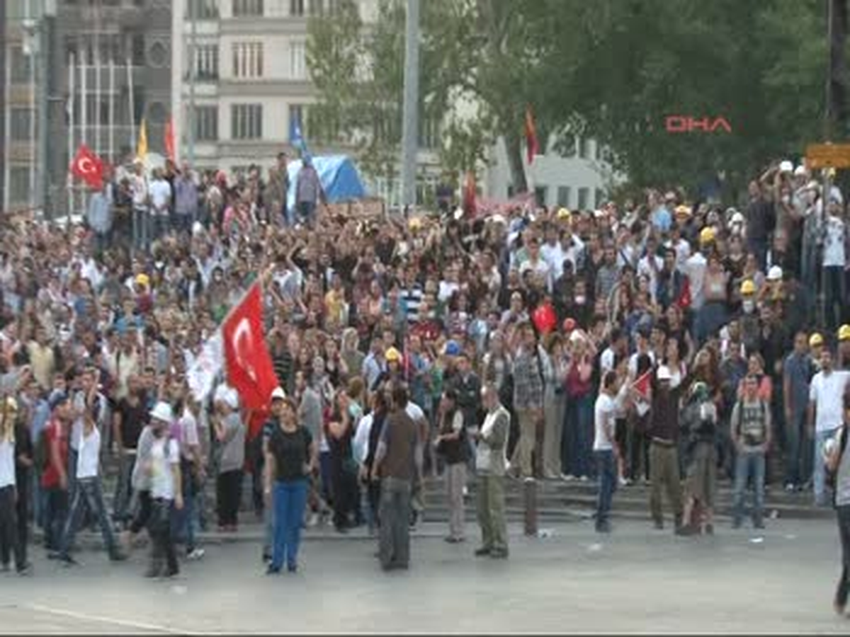 Polis, Gezi Parkı\'na Girdi