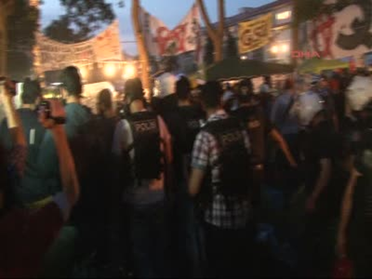 Polis, Gezi Parkı\'na Girdi Polis, Gezi Parkı\'na Girdi