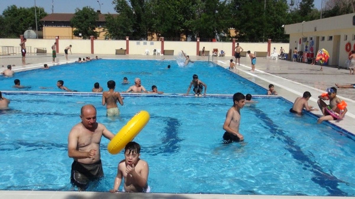 Sıcak Havalar Çocukları Havuzlara Yönlendirdi