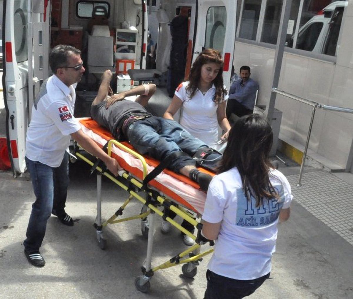 Sütlüce\'de Trafik Kazası: 5 Yaralı