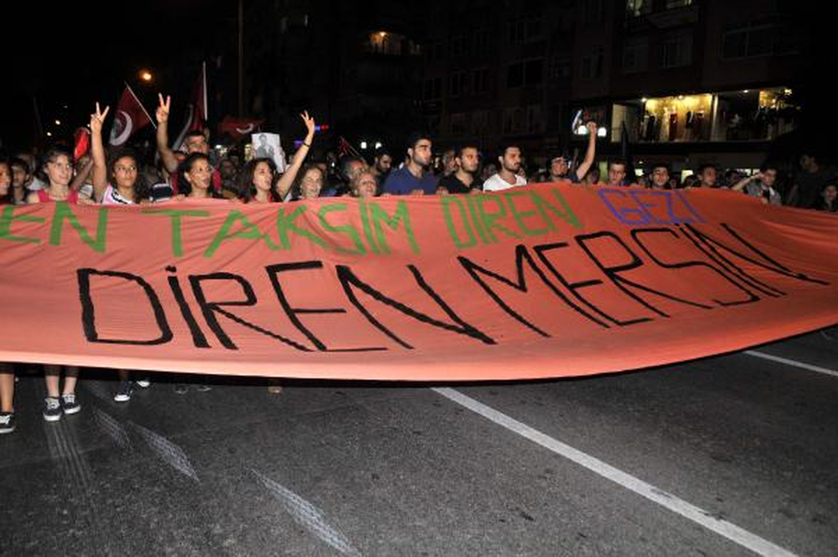 Gezi Parkı\'na Müdahale Mersin\'de Protesto Edildi