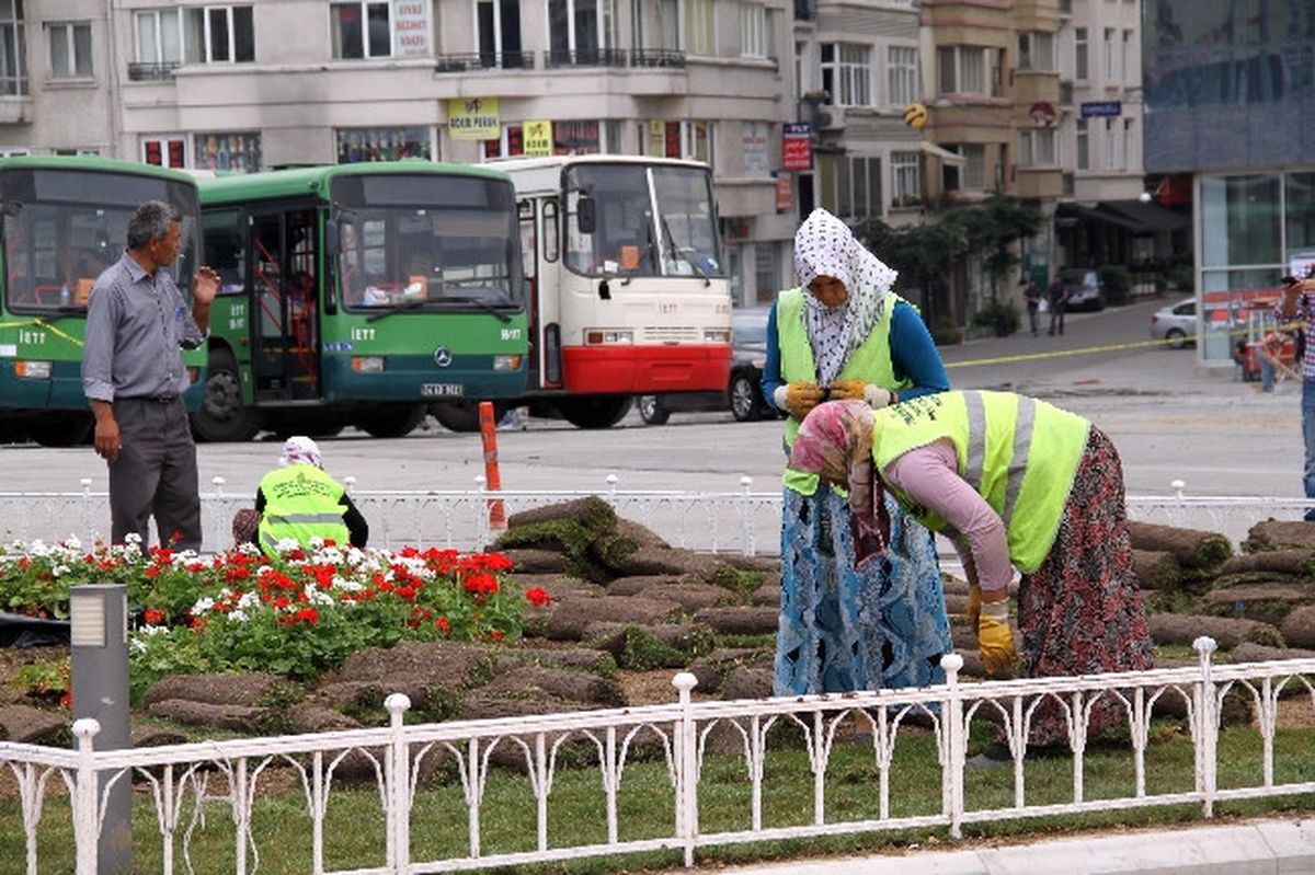Taksim Meydanı Güvercinlere Kaldı