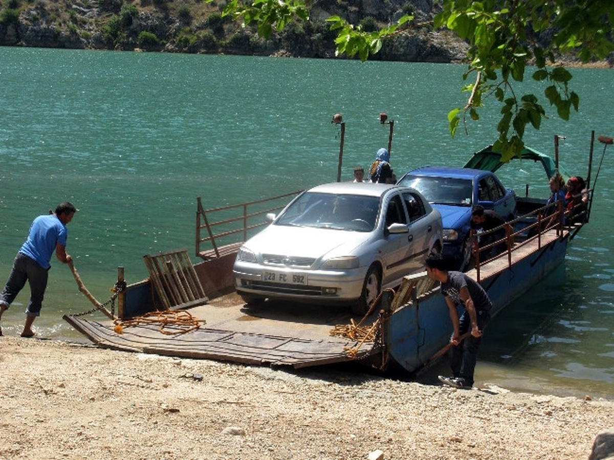 Vatandaşlar Fırat Nehri\'ne Modern İs Kele Yapılmasını İstiyor