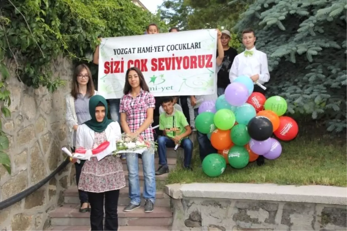 Yetim Çocuklardan Yozgat Valisi Yazıcı\'ya \'Babalar Günü\' Sürprizi