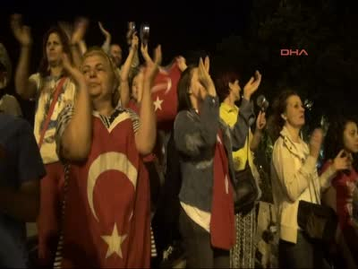 Zonguldak Gezi Parkı\'na Müdahale Zonguldak\'ta Protesto Edildi Gezi Parkı\'na Müdahale Zonguldak\'ta...