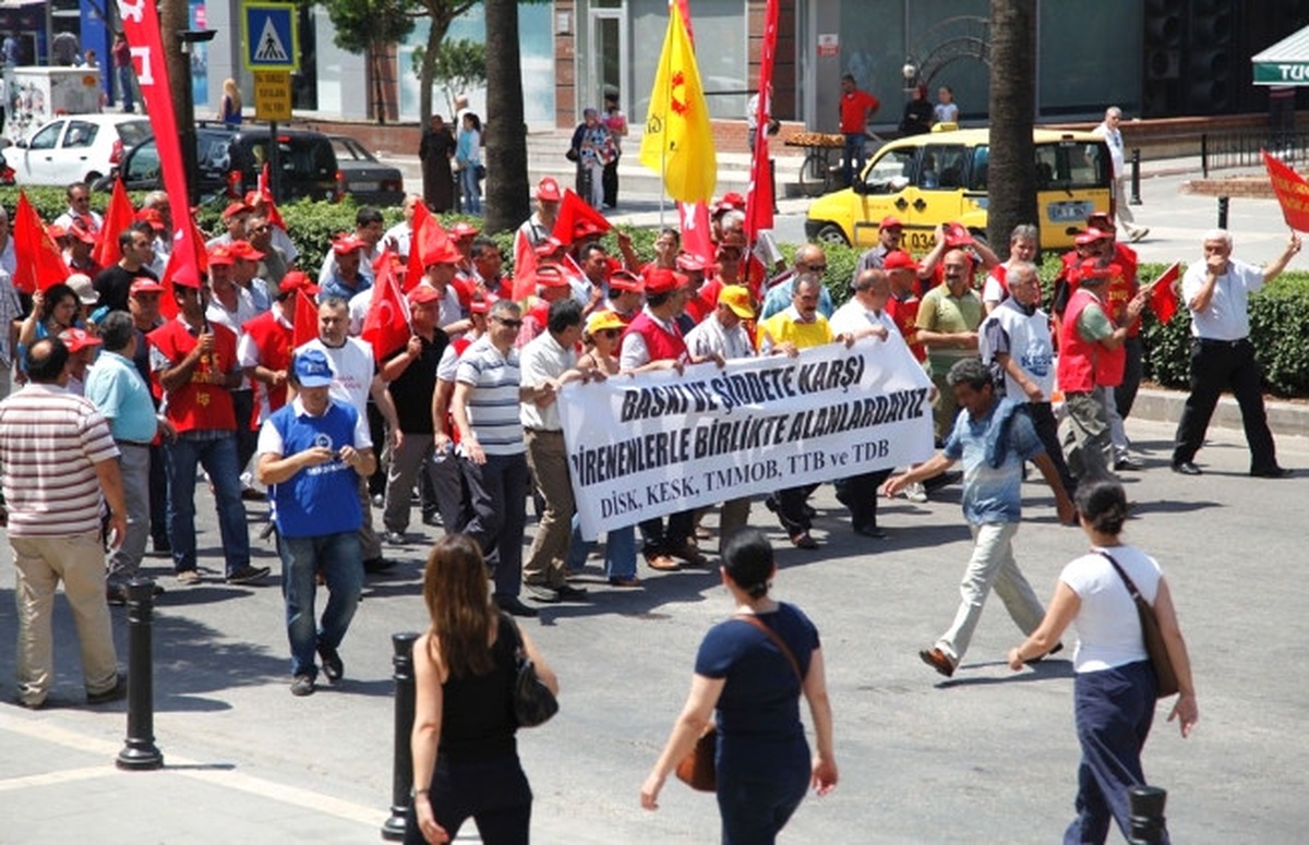 Adana\'da Çalışanlar \'Gezi Parkı\' İçin İş Bıraktı