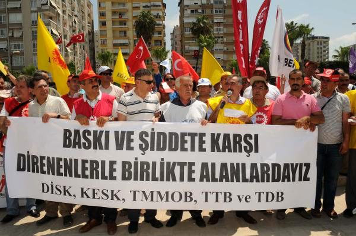 Adana\'da Polis Şiddetine Tepki