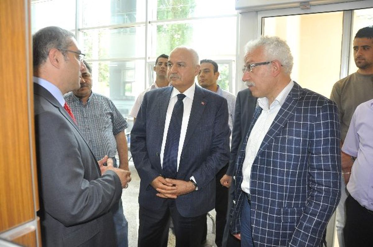 Ak Partili Vekiller Ereğli Sgk Binasını Gezdi