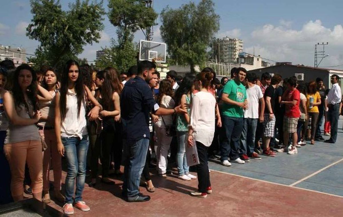 Akdeniz Koleji\'nde Coşkulu Karne Töreni