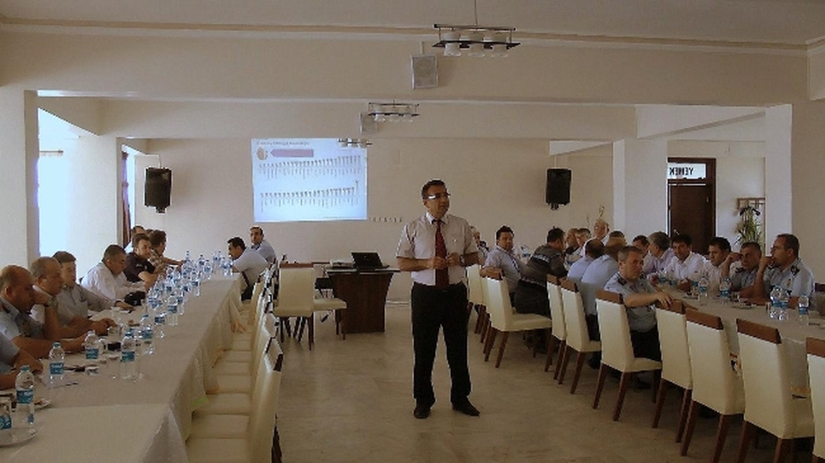 Aksaray Emniyeti Muhtarlarla Huzur Toplantısı Yaptı