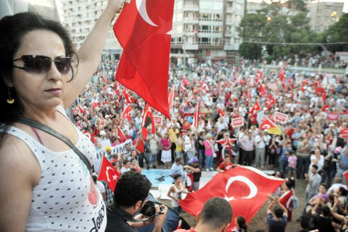 Antalya\'da Gezi Eylemleri Sürüyor