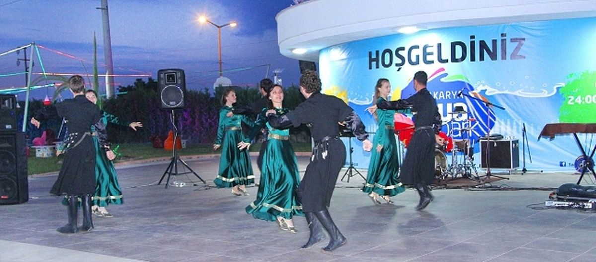 Aqapark\'a Muhteşem Sezon Açılışı