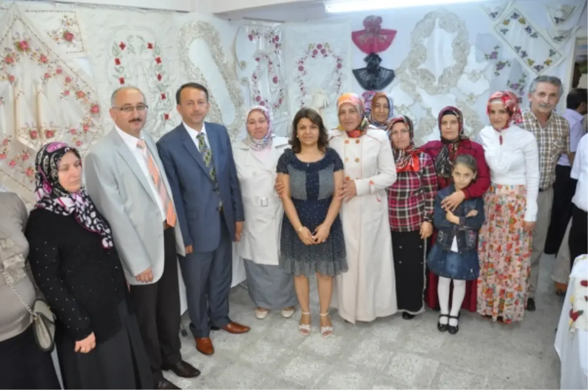 Arslanbey\'de Renkli Açılışlar