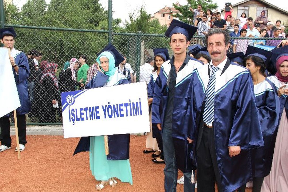 Baba ile Oğlu Birlikte Mezun Oldular