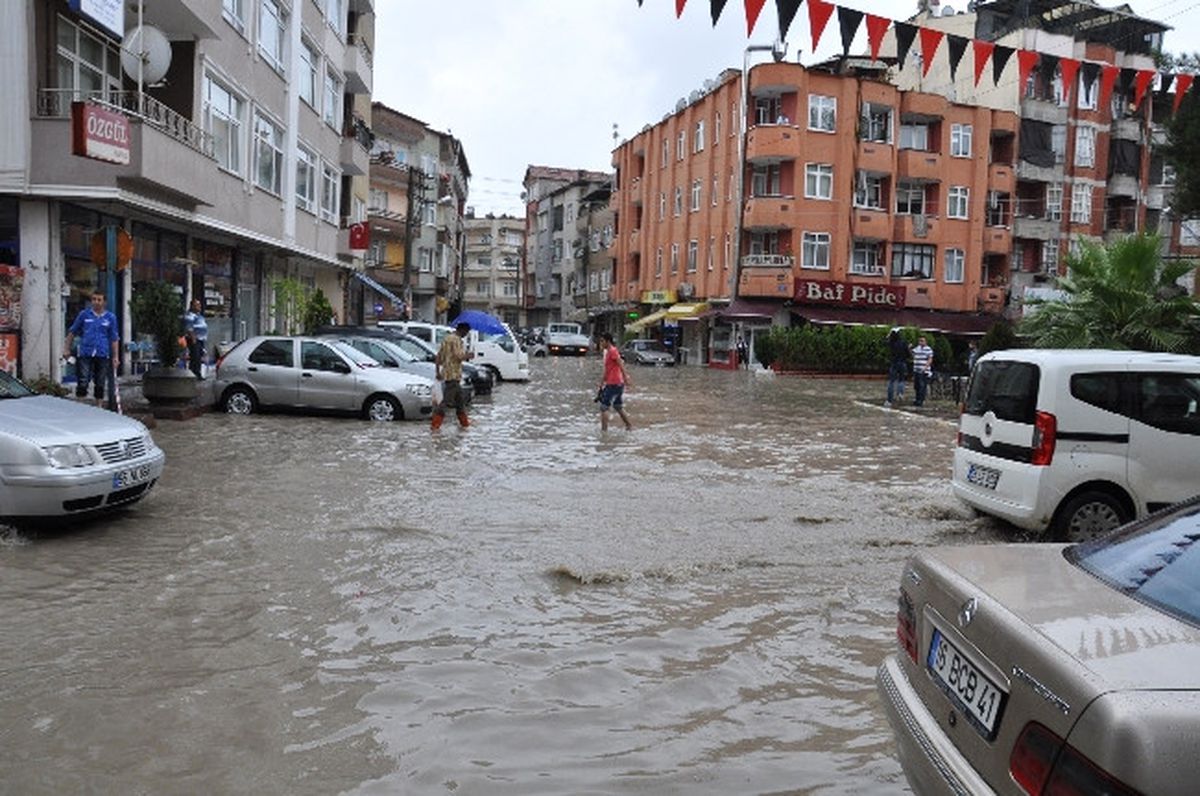 Bafra\'da Şiddetli Yağış