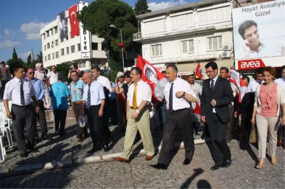 Bergama Kermesi, Kortej Yürüyüşü ile Başladı