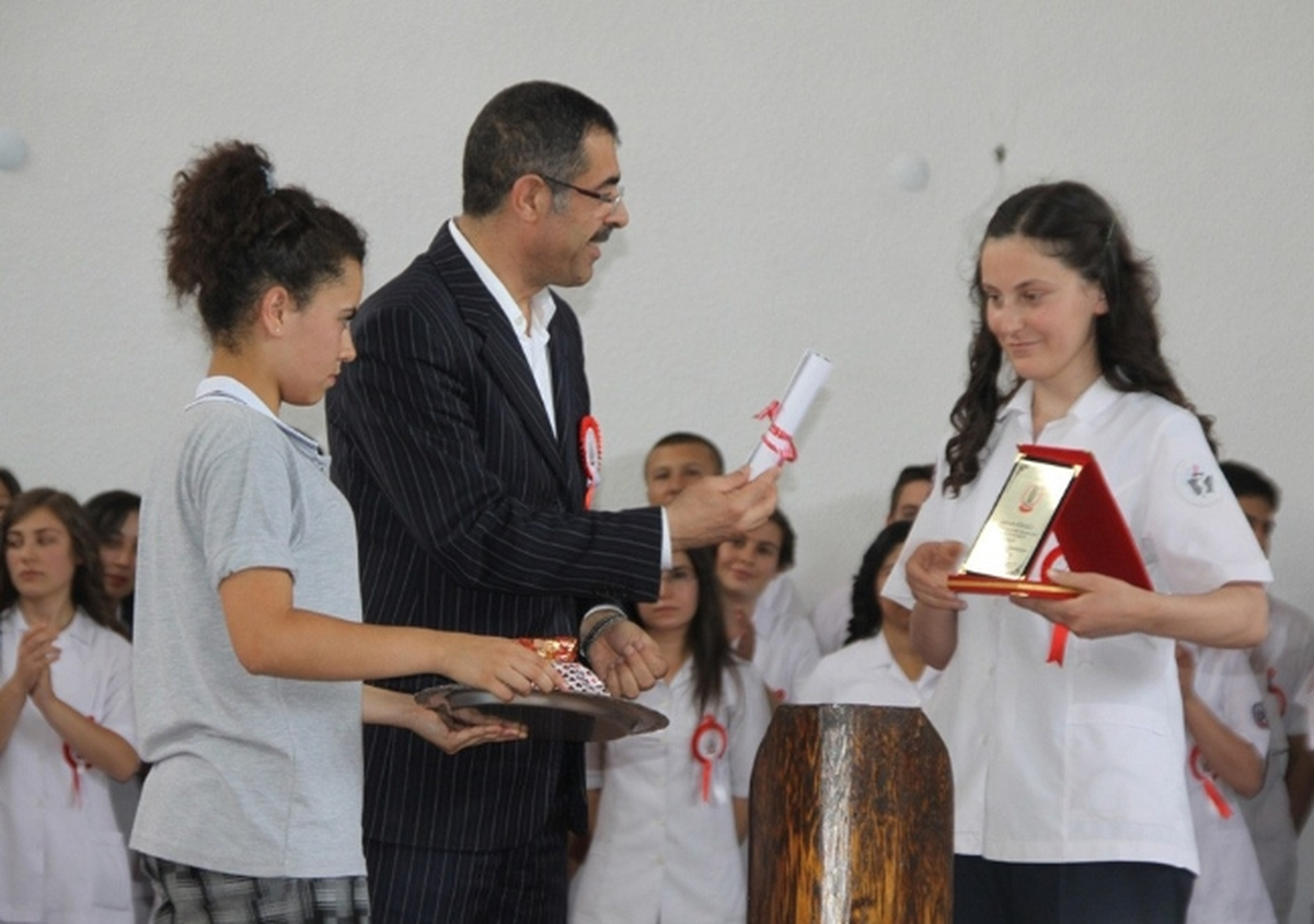 Çubuk Anadolu Sağlık Meslek Lisesi\'nde Mezuniyet Töreni