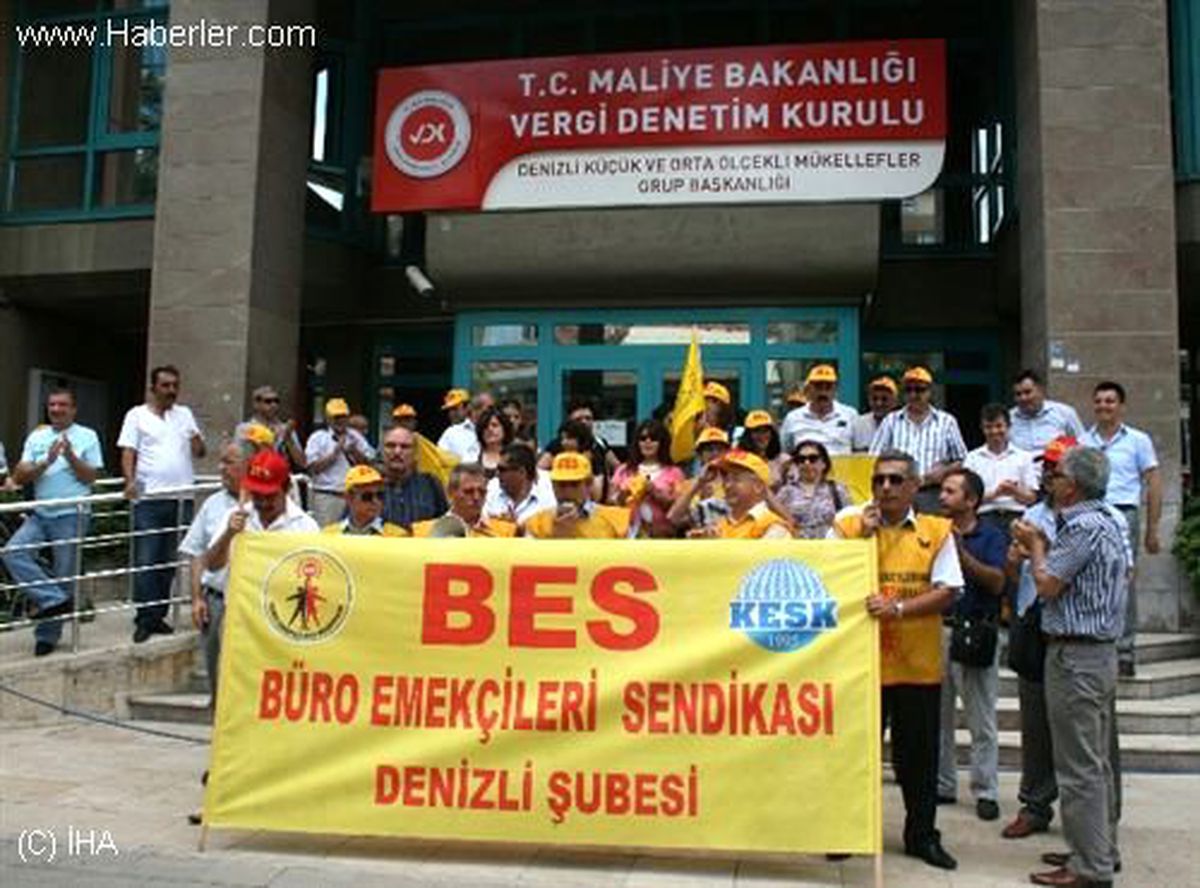 Denizli\'de Bes Üyeleri İş Bıraktı