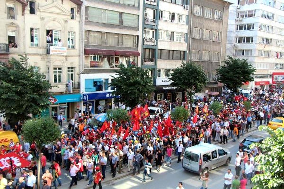 Disk Yürüyüşe Geçti (2)