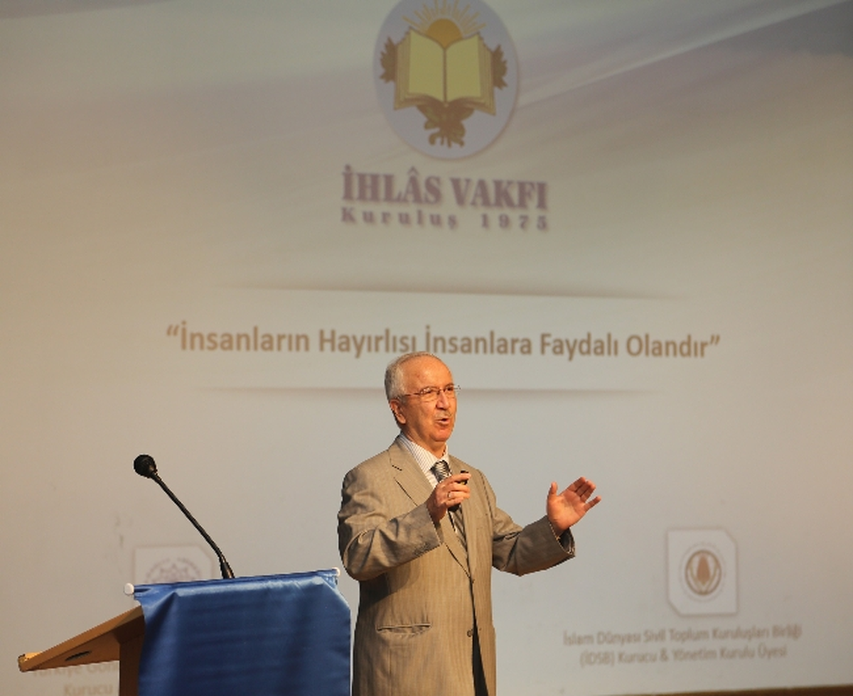 İhlas Vakfı\'nın "İş Hayatına Hazırlık Semineri" Başladı