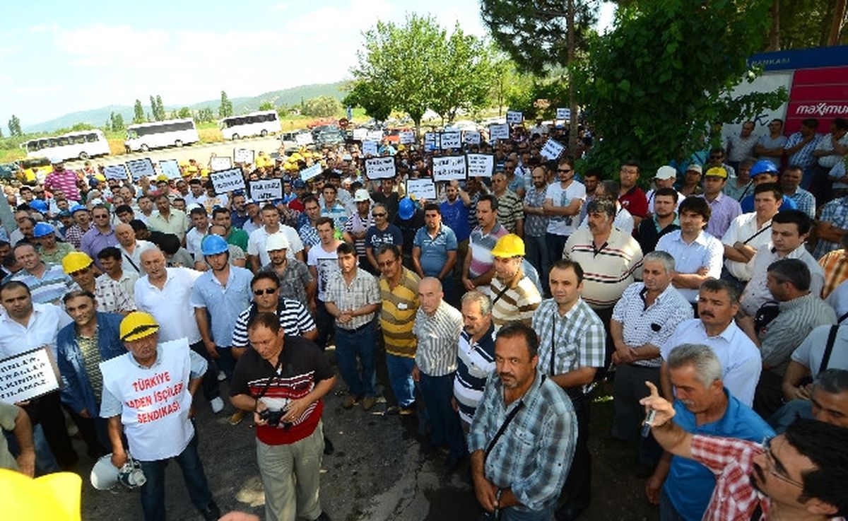 İşçilerden "Kefenli" Özelleştirme Tepkisi