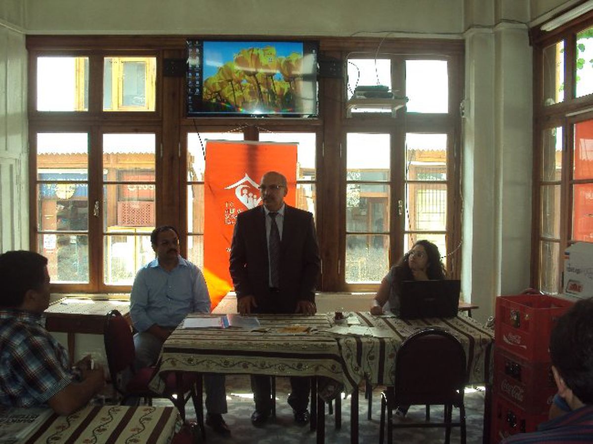 Kahvelerde \'Aile İçi İletişim\' Toplantısı