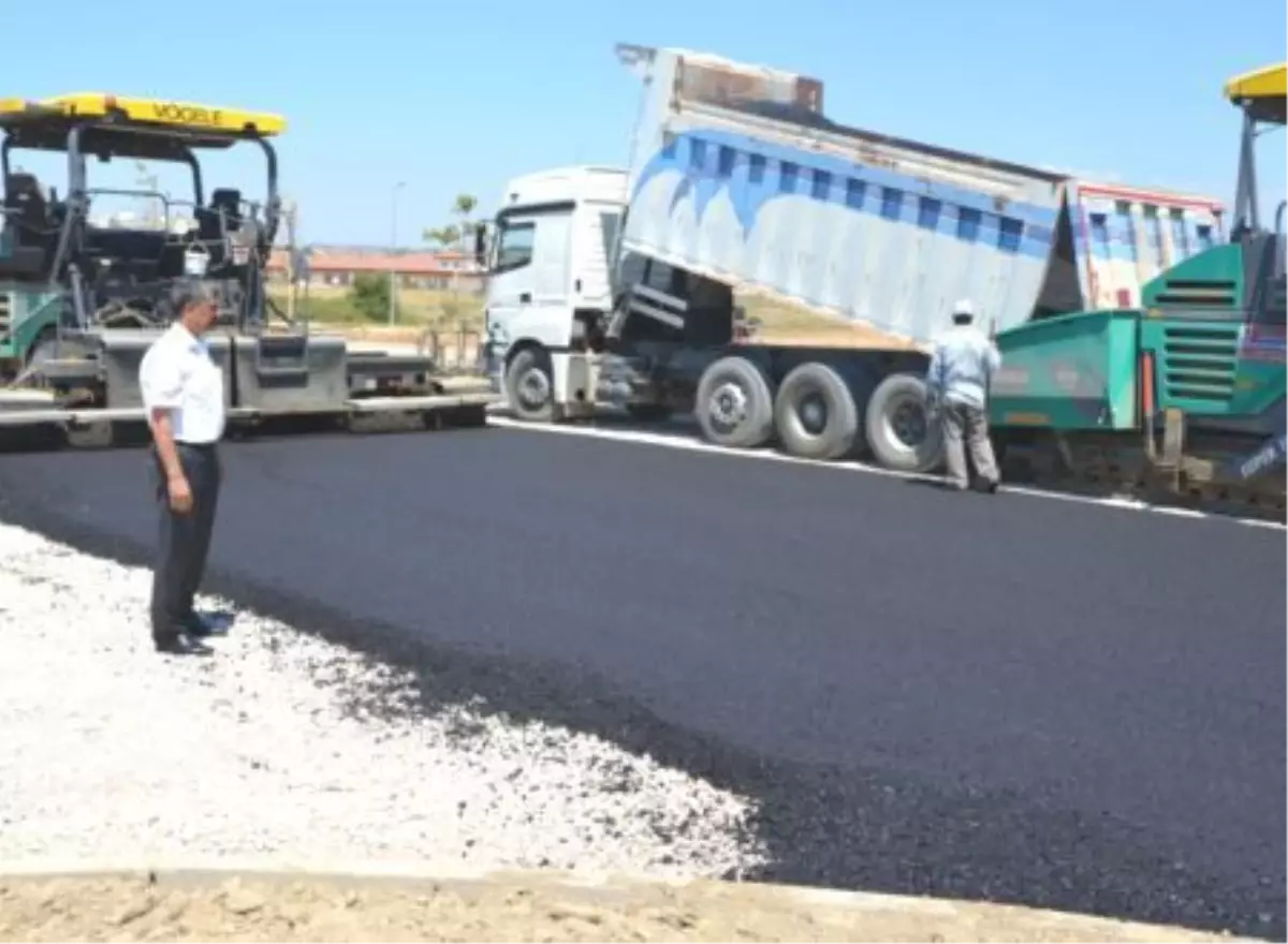 Kentsel Dönüşümü Tamamlanan Kumköy\'de Yollar Asfaltlanıyor