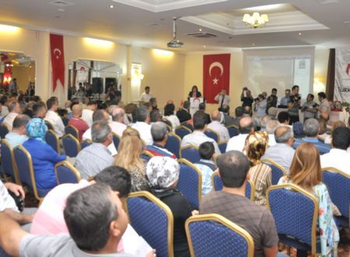Manisa\'daki Gönüllü Kan Bağışçılarına Madalyaları Verildi